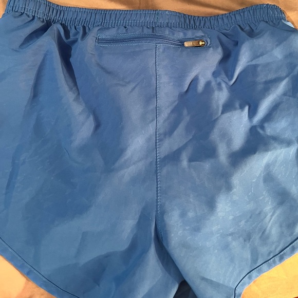 Women’s Nikes running shorts - Picture 4 of 5